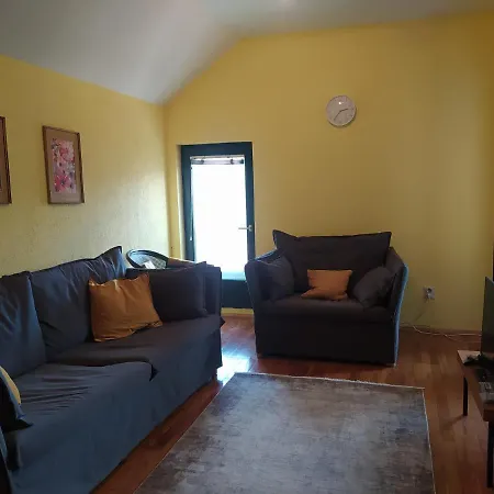 Panorama Apartment *